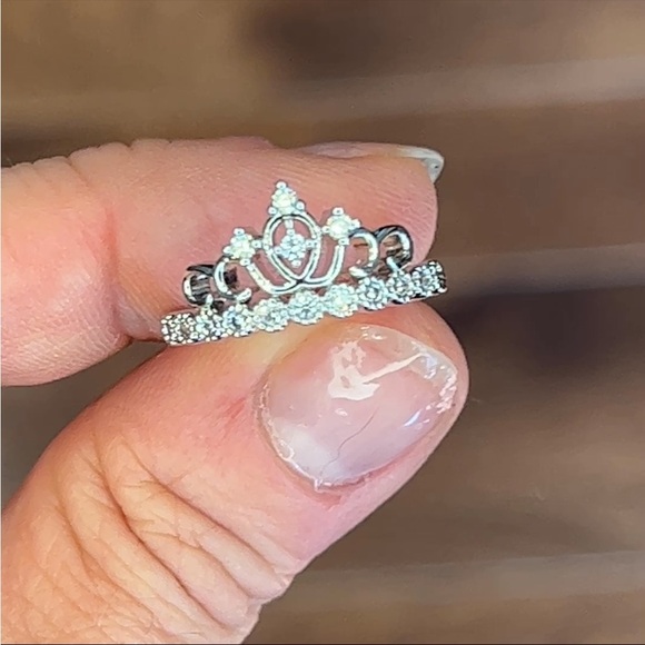 NWT Princess Queen Crown Rhinestone Silver Tone Ring - Picture 3 of 3
